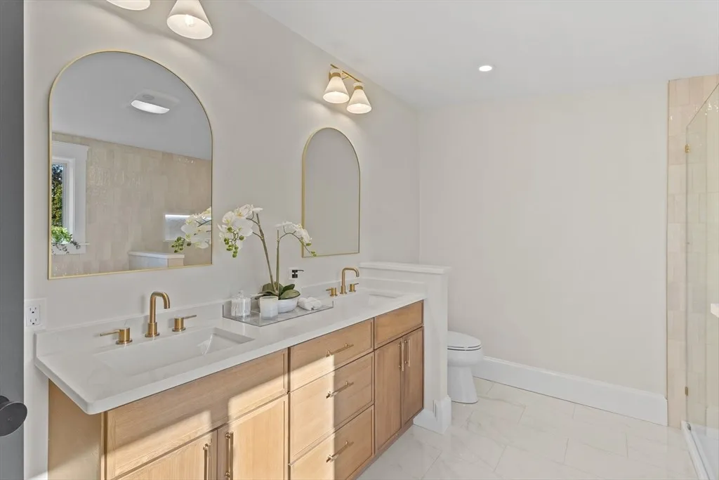 Pleasant St, Paxton, MA 01612 (23)